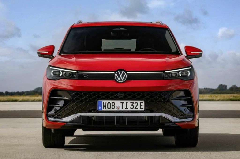 Volkswagen Golf GTI and Tiguan R-Line Set to Shake Up the Indian Market in 2025 3 Volkswagen Tiguan R-Line