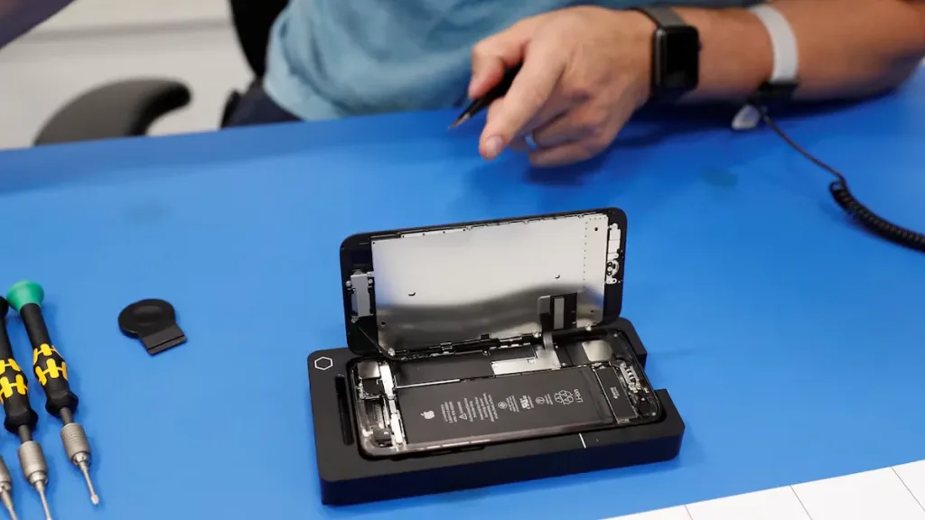 Apple Partners with Tata for iPhone, MacBook Repairs in India 1 Apple