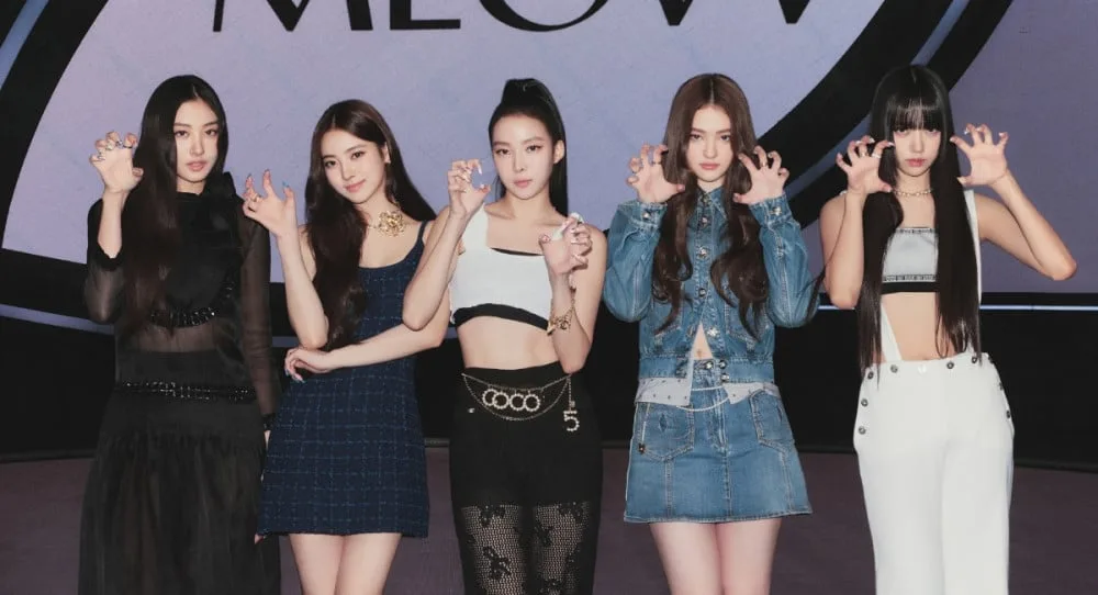 MEOVV Unveils Adorable Cat-Themed Official Light Stick Design – Fans Are Purring with Excitement! 1 MEOV