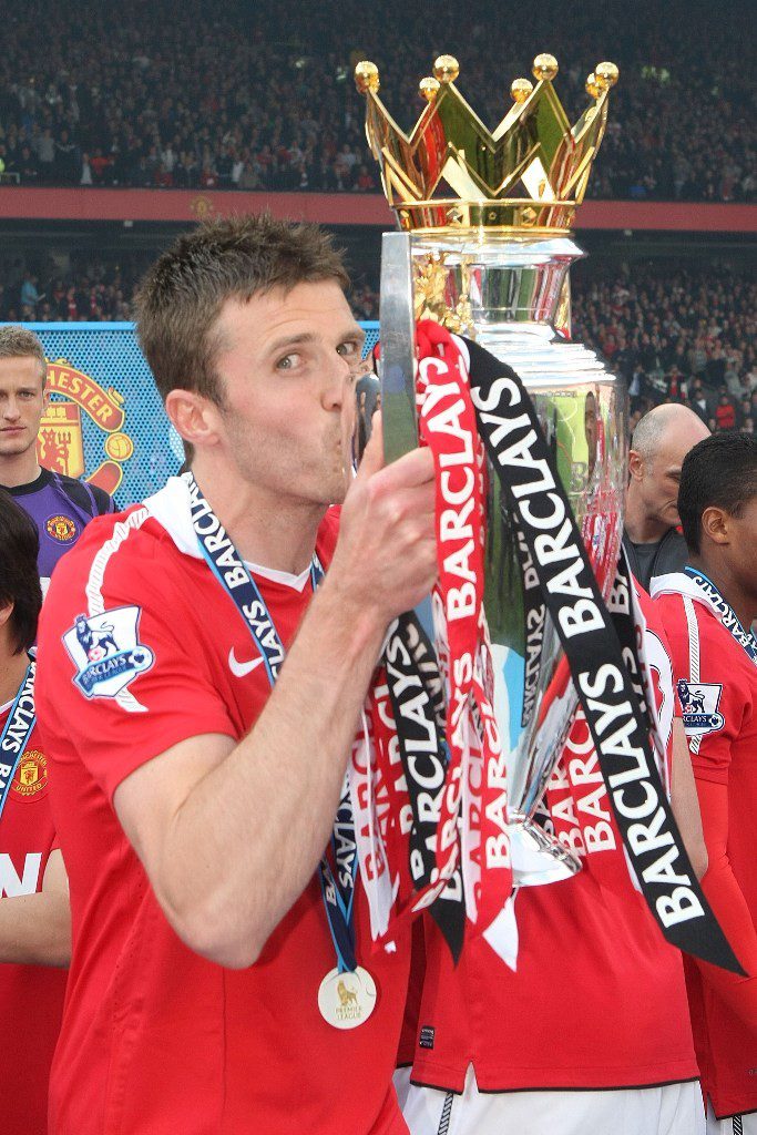 carrick trophy Michael Carrick retires at the end of the 2017-18 season !!