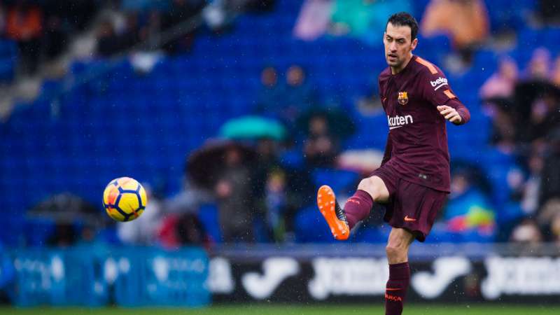 sergiobusquets cropped 1wtxfkneqxohr1g6viv7nflfj0 800 Football Updates - Manchester United want Samuel Umtiti and Alex Sandro !!