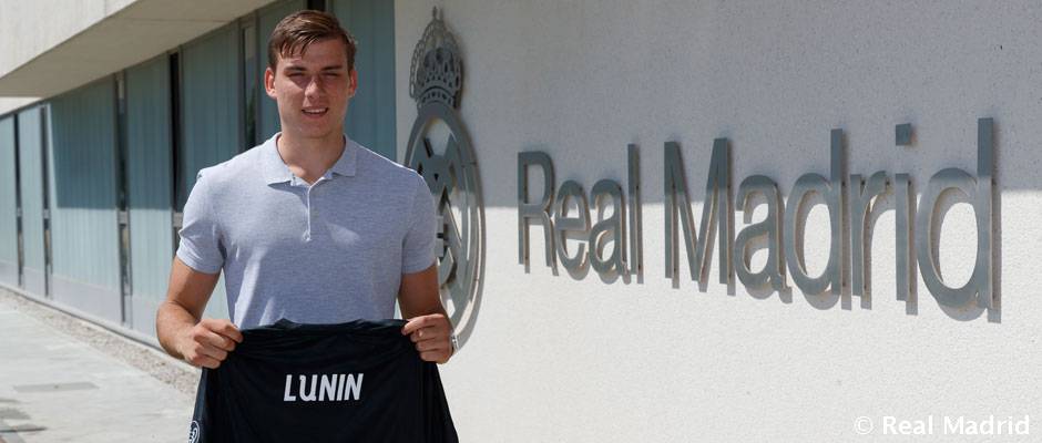 LUNIN VISITA 3AM4028 H1Thumb Bale to stay at Real Madrid and new signing Lunin was also presented