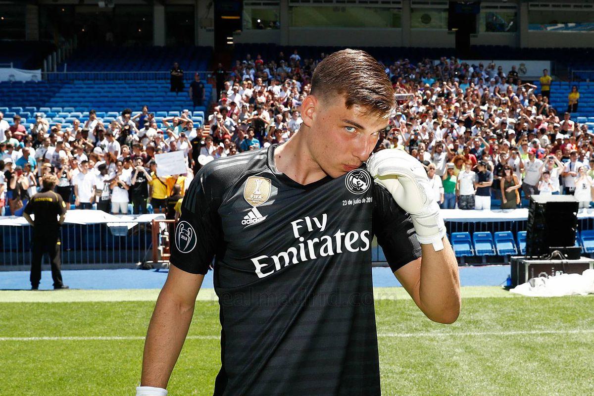 galeria HE18350 2.0 Bale to stay at Real Madrid and new signing Lunin was also presented