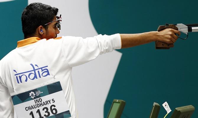 21saurabh1 Saurabh Chaudhary, age 16, wins gold in 10m air pistol at the Asian Games 2018