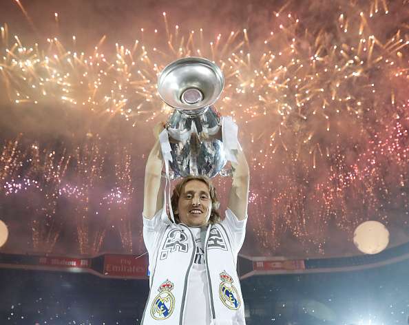 luka modric real madrid 1490807357 800 Real Madrid making Ramos and Modric wait for a new contract