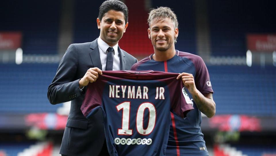 paris saint germain press conference neymar jr b7ddd814 7916 11e7 83e1 68866f5cbeee Top 4 shirts that have made the most profits for their football clubs