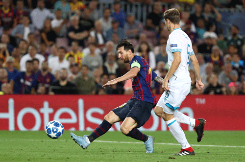 messi 1537300617404 Lionel Messi starts the UCL goal fest with a hattrick and sets a new record
