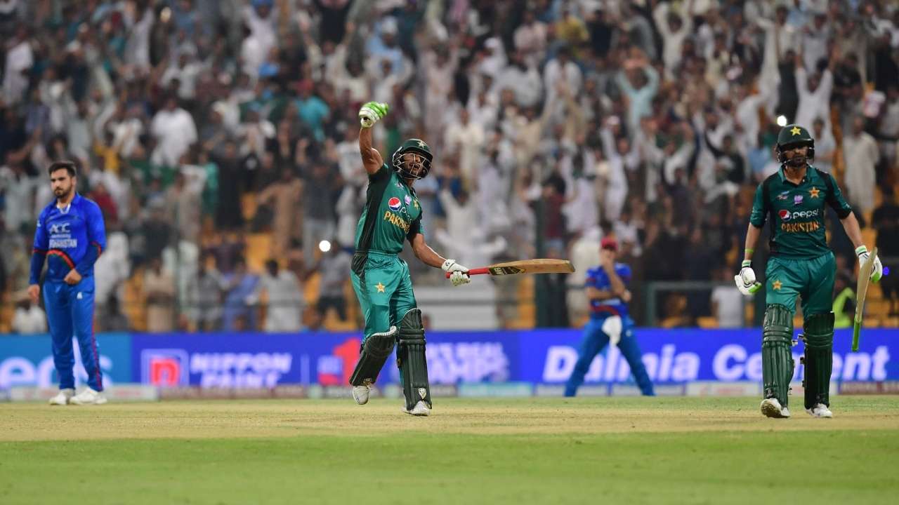 pakistan 1 Pakistan beat Afghanistan by three wickets as Shoaib Malik steers the innings in the Asia cup super 4 collision