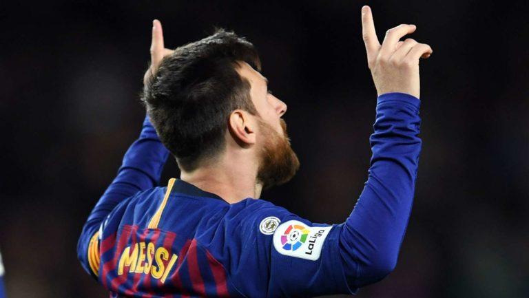 Lionel Messi becomes the first player to score 400 Goals in La Liga…