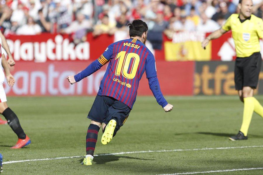 messu 2 u La Liga: Barcelona 4 - 2 Sevilla, Lionel Messi masterclass hat trick leads Barça to amazing victory