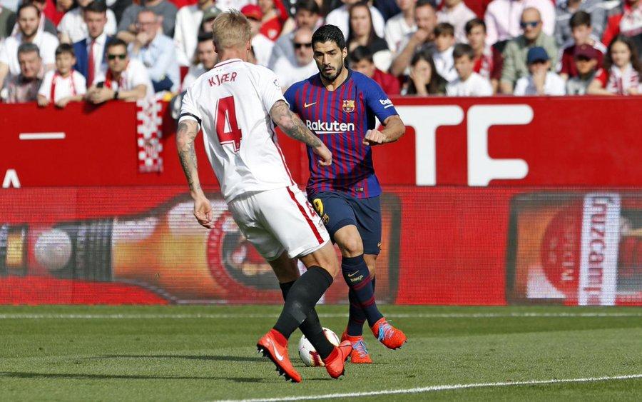 suarez La Liga: Barcelona 4 - 2 Sevilla, Lionel Messi masterclass hat trick leads Barça to amazing victory