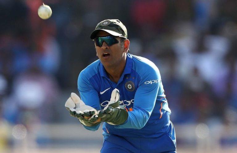 Dhoni less India falters against Australia,defeated India by 35 runs, clinch series 3-2