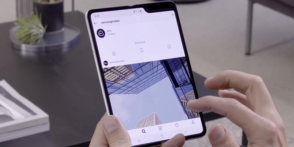 https hypebeast.com image 2019 02 samsung galaxy fold in depth look video TW SAMSUNG Galaxy Fold : The 1st Foldable smartphone from SAMSUNG.