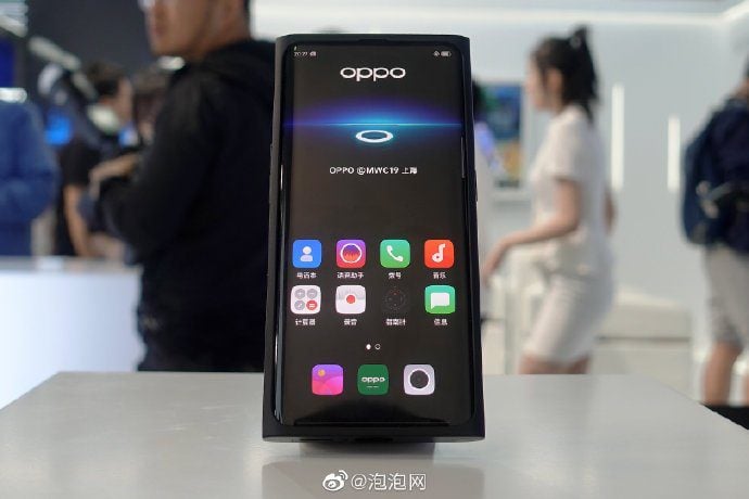 D9 GSeHWwAE 0lM Oppo officially showcased the Under Screen Camera (USC) smartphone.