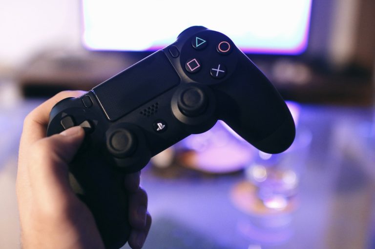 Sony PlayStation 5 emulation ft AMD Ryzen 7 3700X & Radeon RX 5700XT