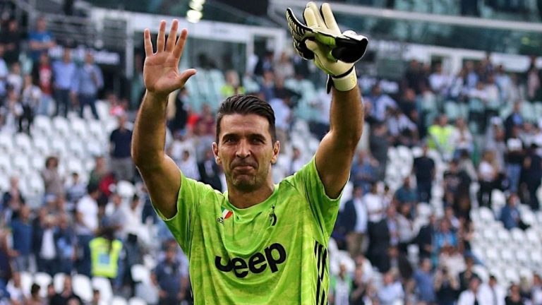 Gianluigi Buffon is now the Italian with the most club appearances of all-time