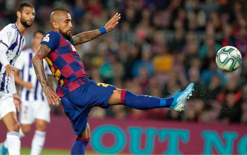 Chilean International Arturo Vidal says 'I can't be friends with Claudio Bravo'