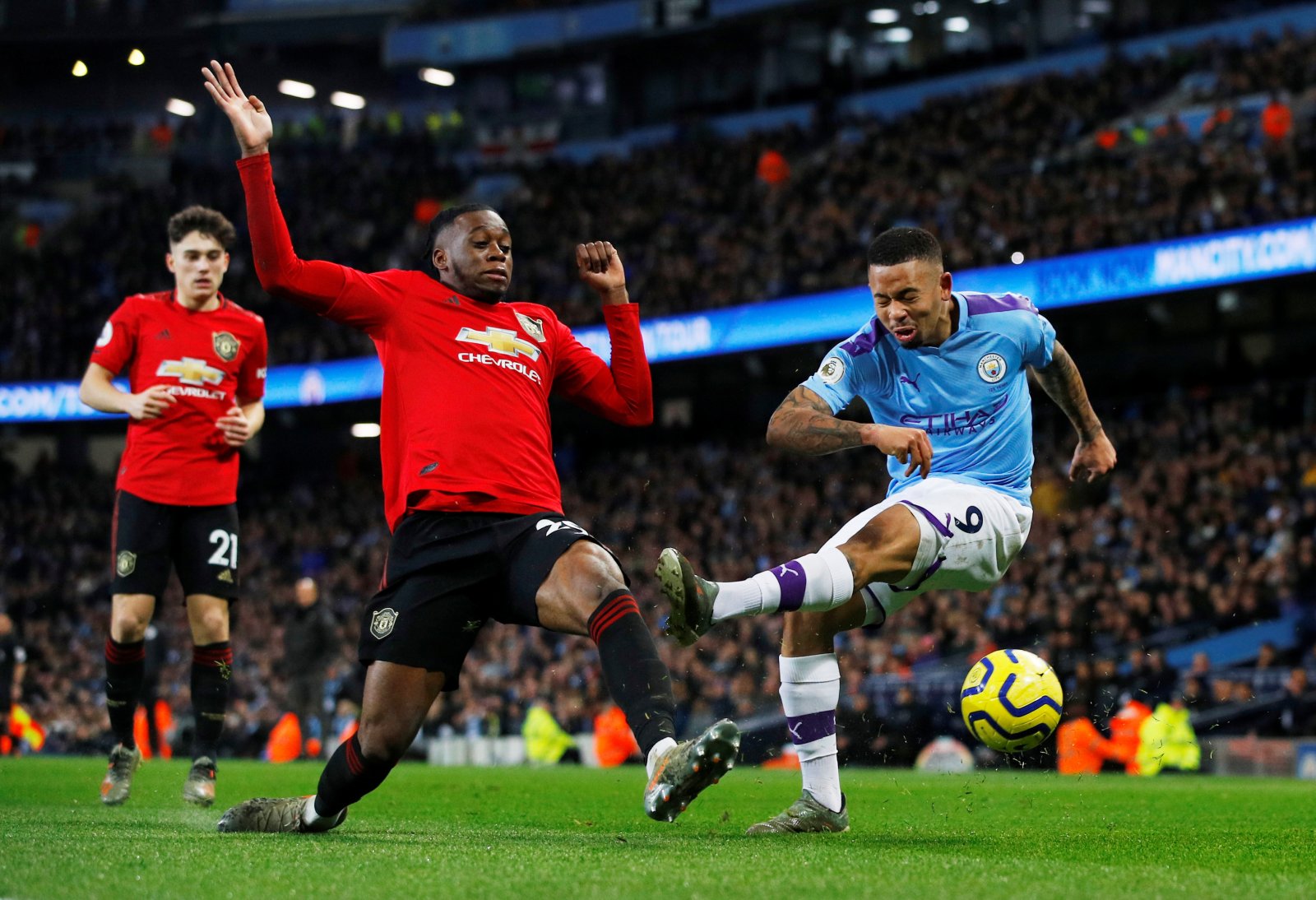 wan-bissaka and gabriel jesus