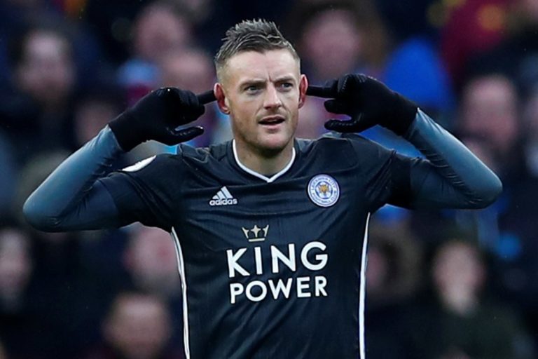 Jamie Vardy becomes the first player to score in 8 consecutive Premier League matches since 2015
