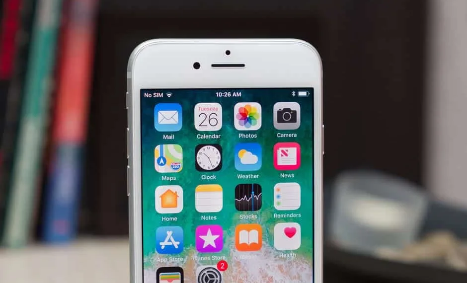 iPhone SE (2020) or OnePlus 8 who is the winner in India?