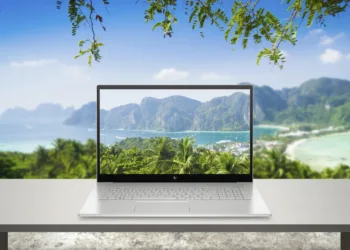 2020 HP Envy 17m with Ice Lake Core i7, 12 GB RAM, 512 GB SSD, & GeForce MX330 available for $1250 USD