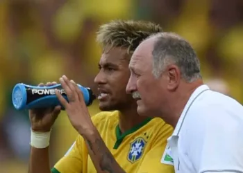 Former Brazil boss urges Neymar to re-join Barcelona this summer