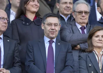 Bartomeu in dilemma, six directors of Barcelona board resign