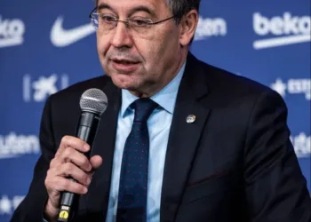Bartomeu in dilemma, six directors of Barcelona board resign