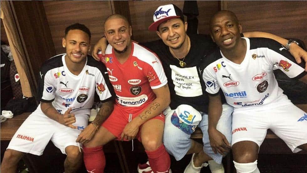 roberto carlos neymar