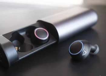 Creative Outlier Air TWS 4-TechnoSports.co.in