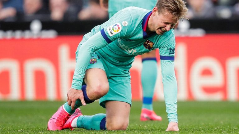 De Jong angry with Barcelona’s medical team