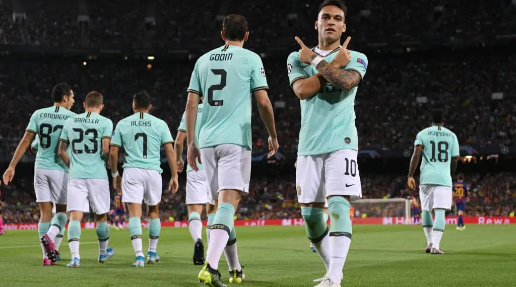 BARCELONA, SPAIN - OCTOBER 02: Lautaro Martinez of Inter Milan celebrates after he scores his sides first goal during the UEFA Champions League group F match between FC Barcelona and FC Internazionale at Camp Nou on October 02, 2019 in Barcelona, Spain. (Photo by Alex Caparros/Getty Images)