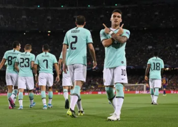 BARCELONA, SPAIN - OCTOBER 02: Lautaro Martinez of Inter Milan celebrates after he scores his sides first goal during the UEFA Champions League group F match between FC Barcelona and FC Internazionale at Camp Nou on October 02, 2019 in Barcelona, Spain. (Photo by Alex Caparros/Getty Images)