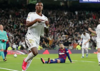 MADRID, SPAIN - MARCH 01: Vinicius Junior of Real Madrid celebrates after scoring his team's first goal during the Liga match between Real Madrid CF and FC Barcelona at Estadio Santiago Bernabeu on March 01, 2020 in Madrid, Spain. (Photo by Gonzalo Arroyo Moreno/Getty Images)