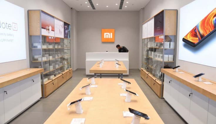 Xiaomi and Samsung accused by Indian offline smartphones retailers for favouring online giants