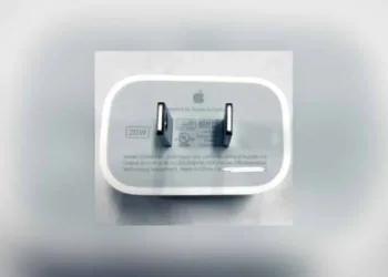 20W charger by Apple_TechnoSports.co.in