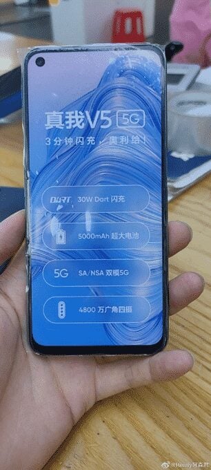EdlkRl6XYAEvKni 2 Realme V5 live hands-on image surfaced along with key specifications