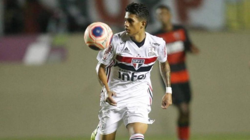 Barcelona signs the Brazilian youth Gustavo Maia from Sao Paolo