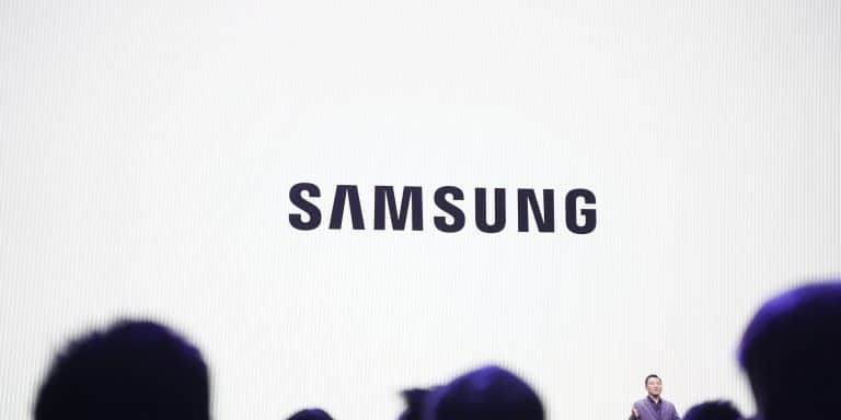 Samsung Wireless Charger Pad Trio to charge smartphone, smartwatch, and earbuds all at the same time