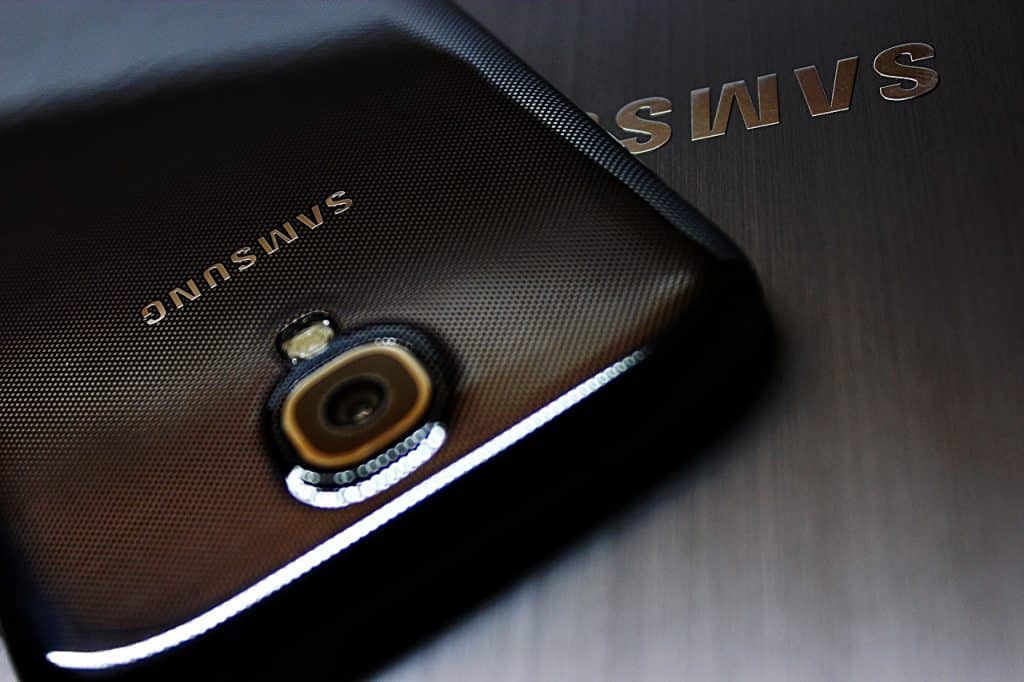 Smartphone sale in the US market drops by 25% in Q2 2020_TechnoSports.co.in