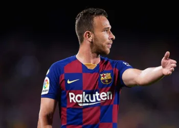 Arthur refuses back to get back to training, Barcelona opens disciplinary proceedings
