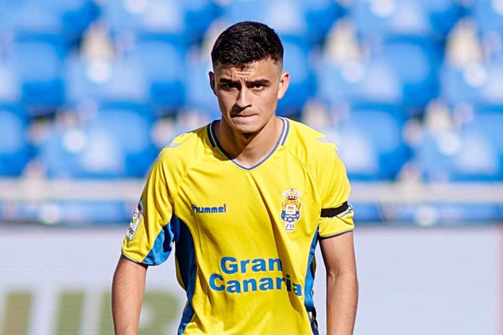 Barcelona's upcoming star Pedri is wanted by Borussia Mönchengladbach