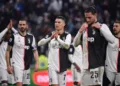 Juventus' Portuguese forward Cristiano Ronaldo (C) and teammates acknowledge the public at the end of the Italian Serie A football match Juventus vs Cagliari on January 6, 2020 at the Juventus Allianz stadium in Turin. (Photo by Marco Bertorello / AFP)