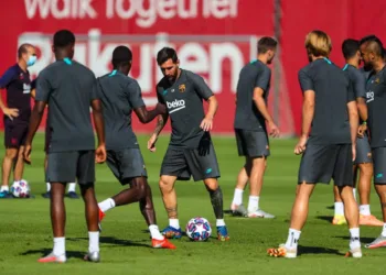 Barcelona's 22-men squad named for the game against Napoli, US youth player Konrad de la Fuente finds a spot in the team