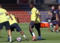 Dembélé and Araujo back to train with the Barcelona group