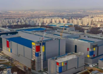 Samsung begins 5nm mass production, also plans 4nm process development