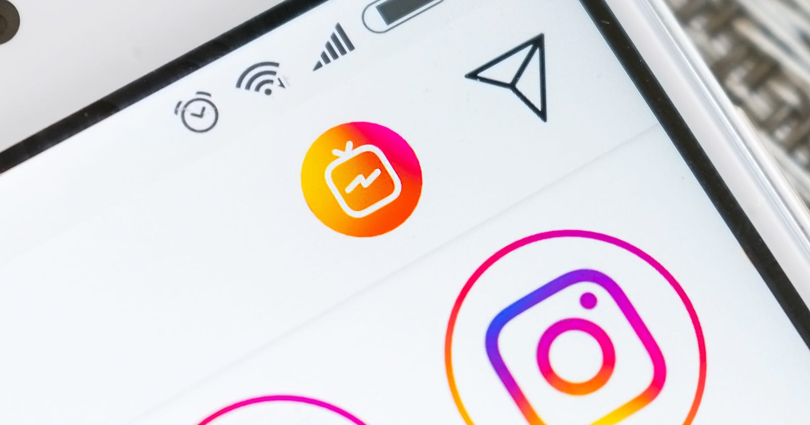 Instagram's latest update merges its DM with Messenger chats