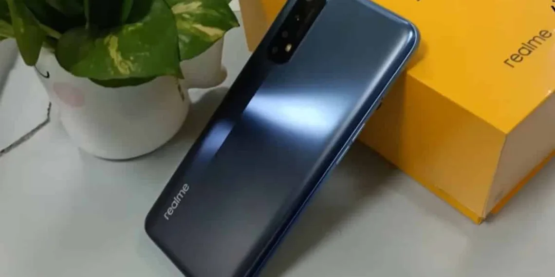 Live-hand image of Realme 7 is spotted with key specifications