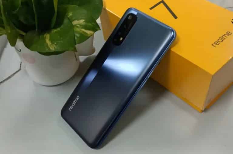 Live-hand image of Realme 7 is spotted with key specifications