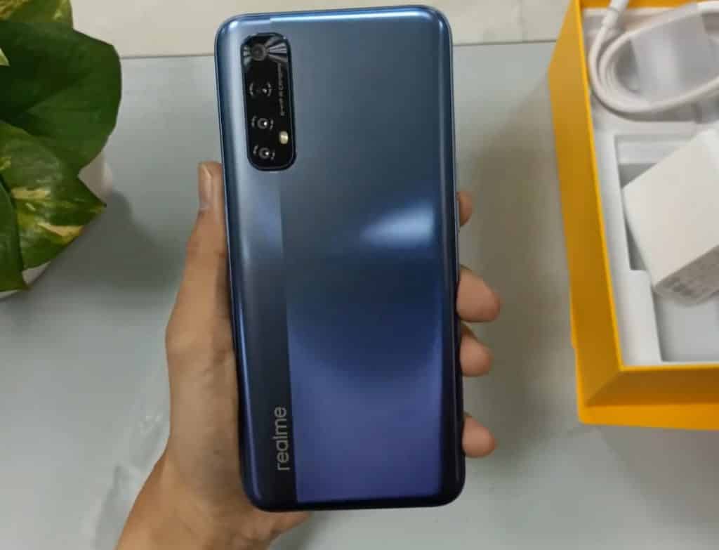 gsmarena 002 15 Live-hand image of Realme 7 is spotted with key specifications